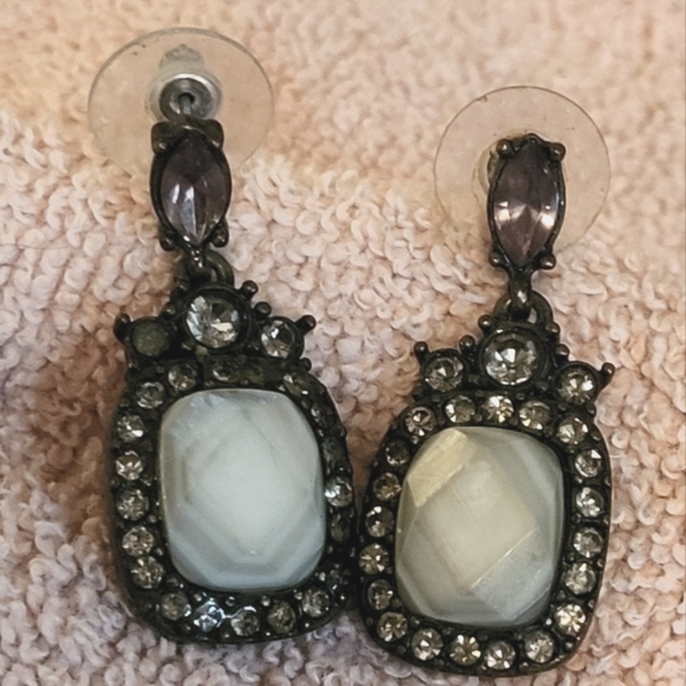 Elegant Sparkley Teal Stone‎ Dangle Earrings (Pierced)